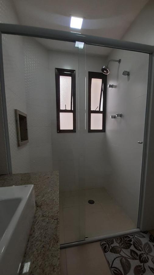Lindo Flat No Edificio Cosmopolitan, Com Garagem E Piscina Apartment Santos  Luaran gambar