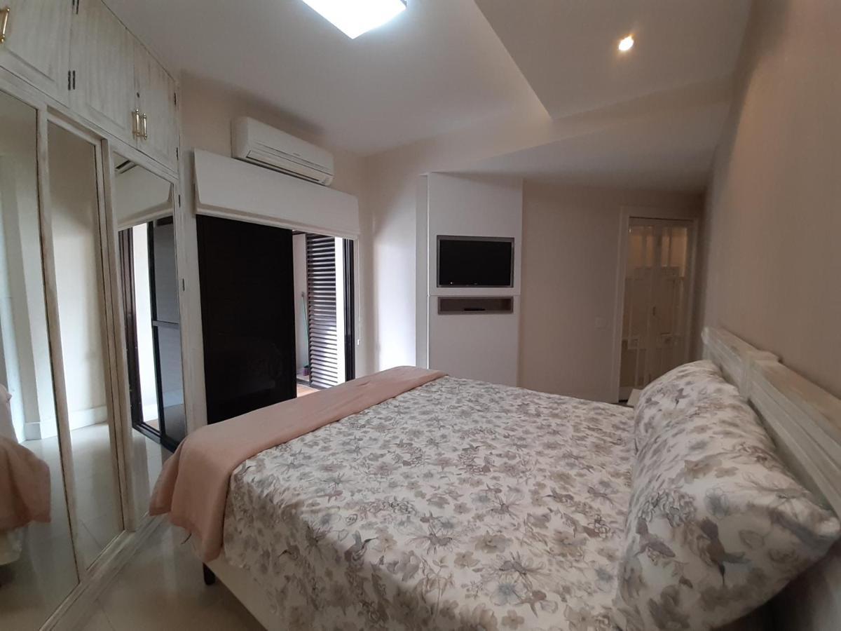 Lindo Flat No Edificio Cosmopolitan, Com Garagem E Piscina Apartment Santos  Luaran gambar